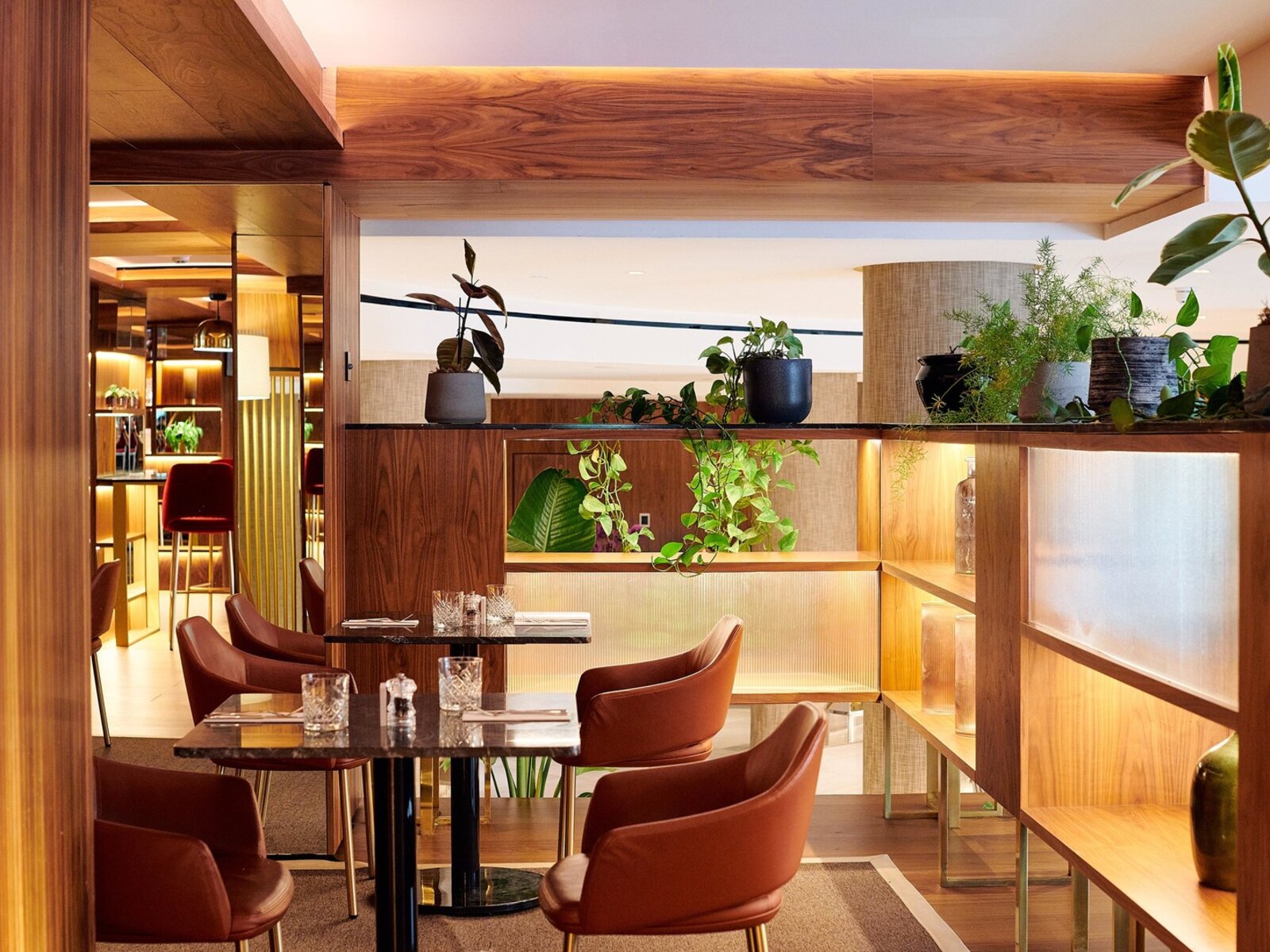 35 BAR AND LOUNGE