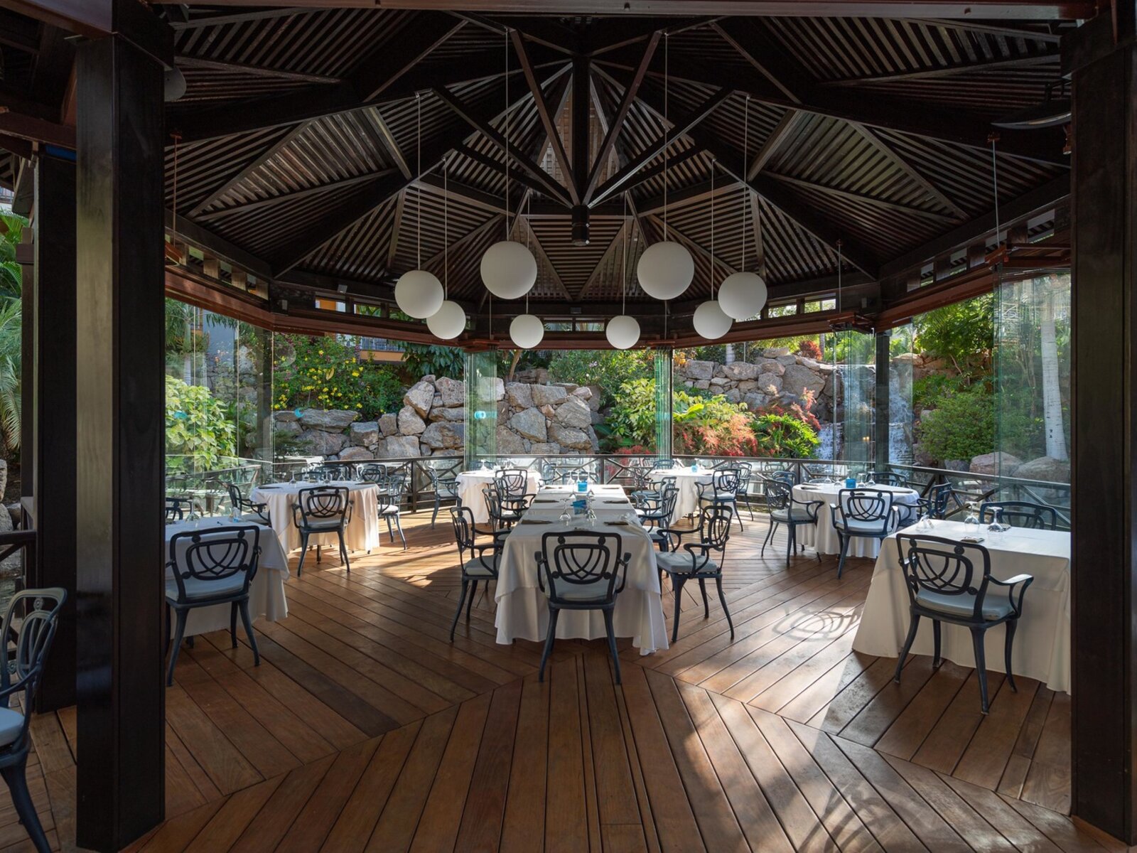 Tamarona Buffet