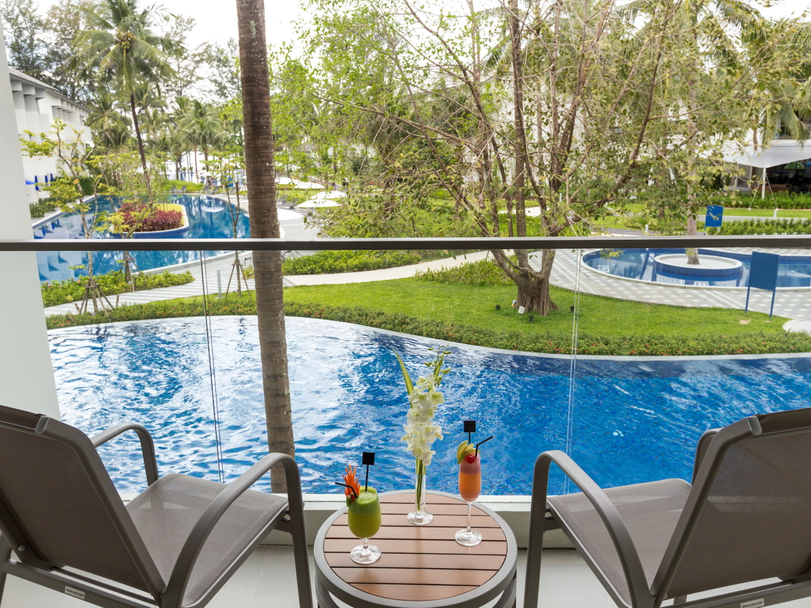 Wohnbeispiel Deluxe Pool View Beach Wing
