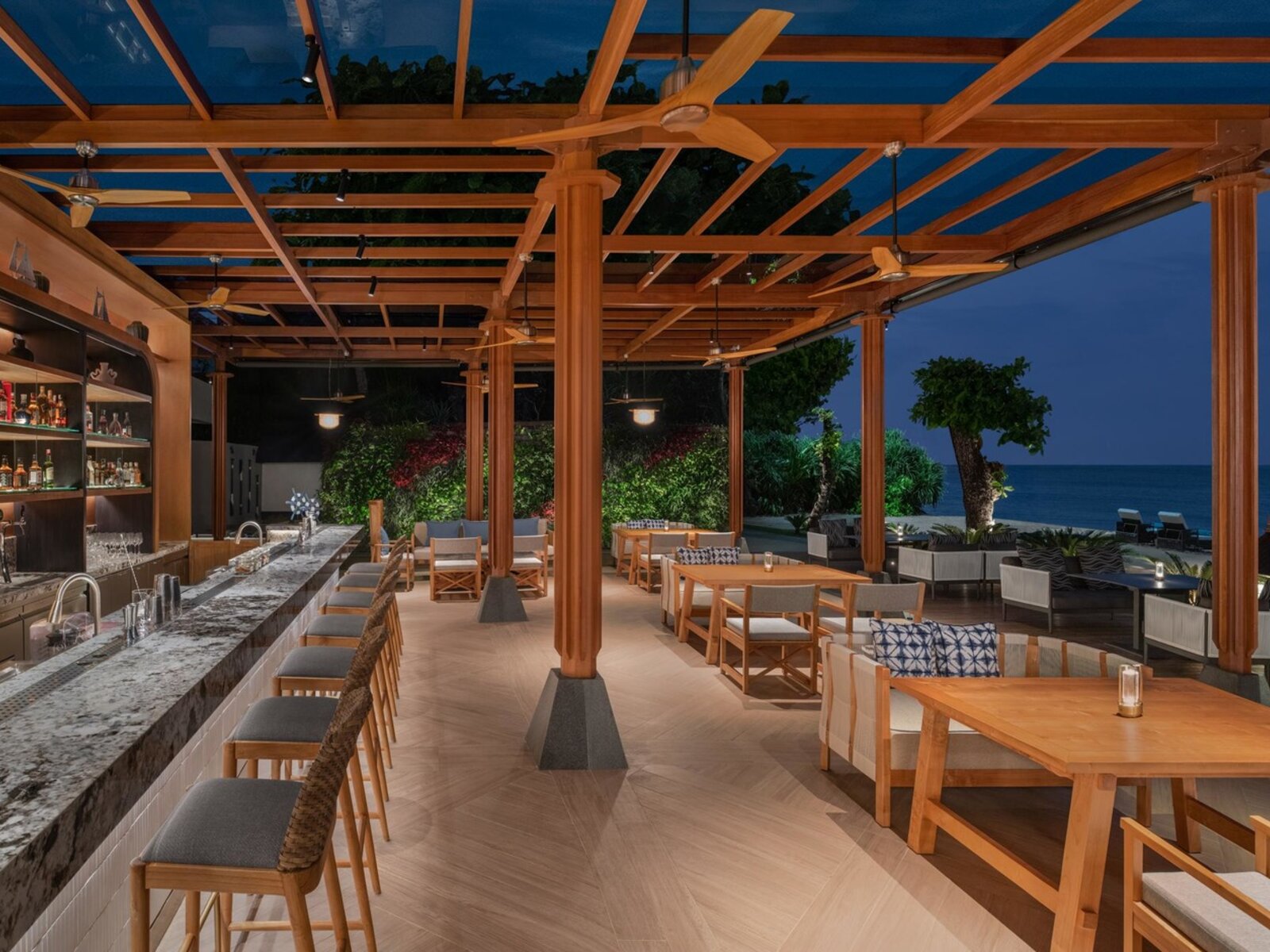 Arwana Bar