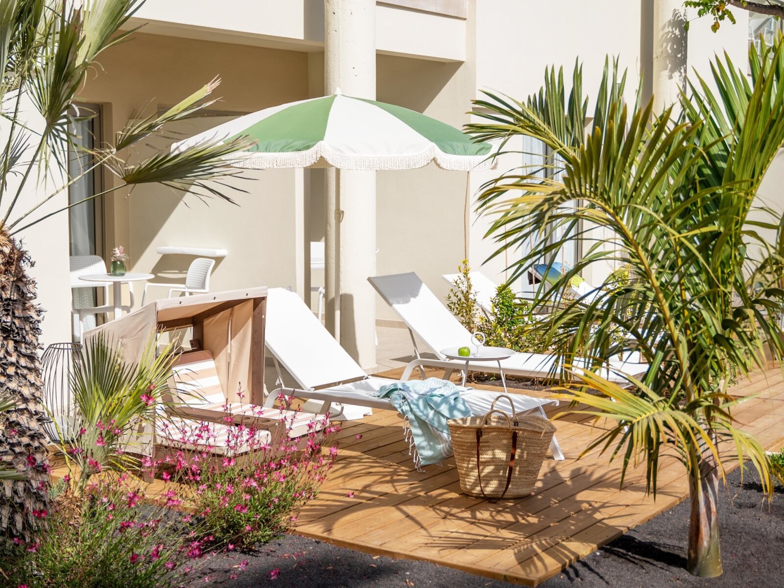 Wohnbeispiel Family Suite Pool Access