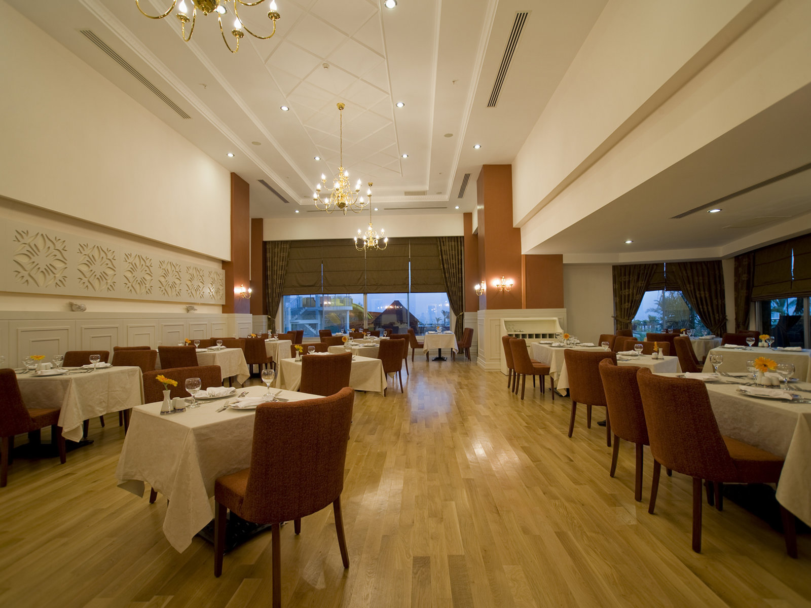Italian-Min. 7 nights booking