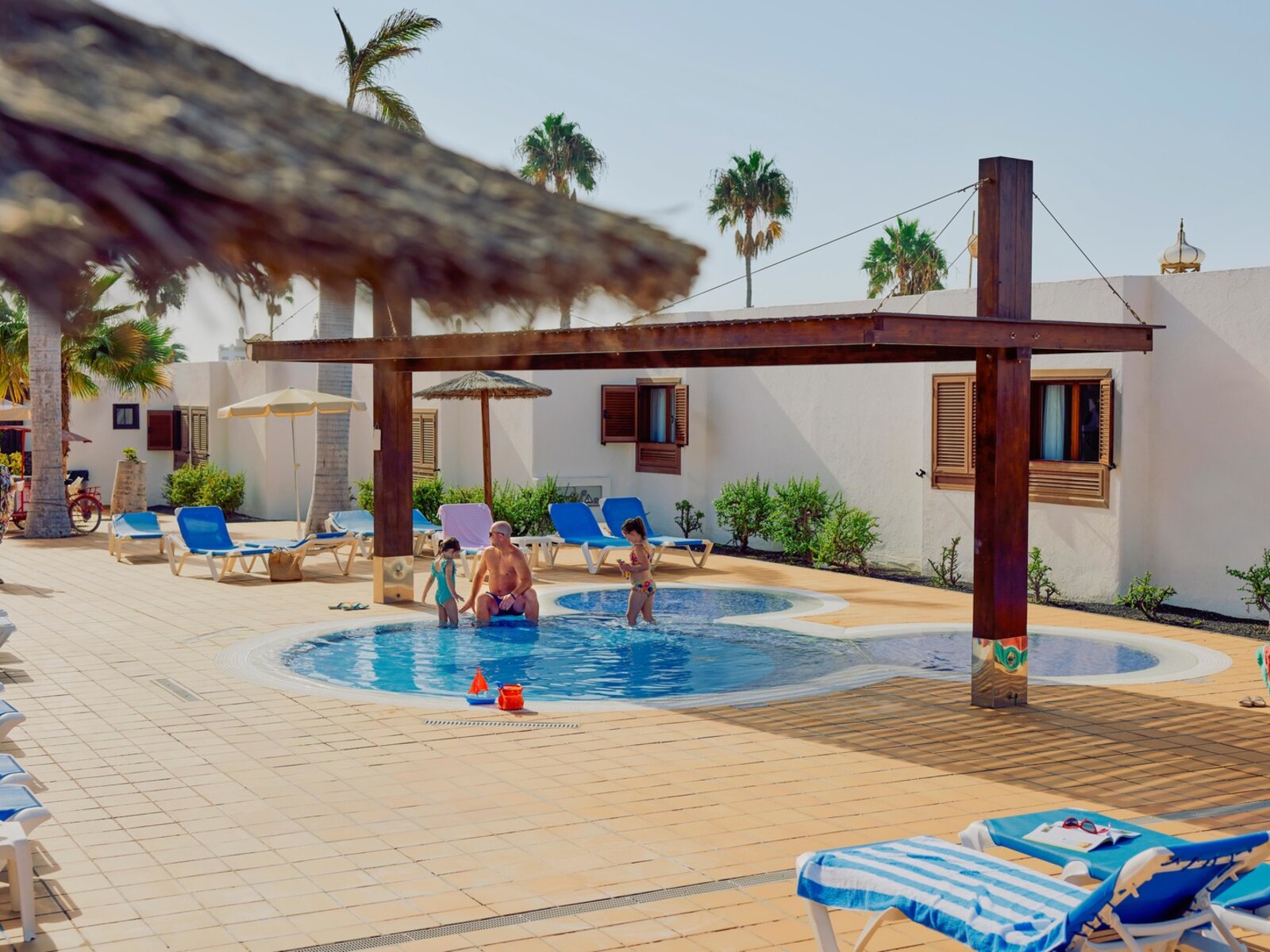 MICKEY MOUSE POOL