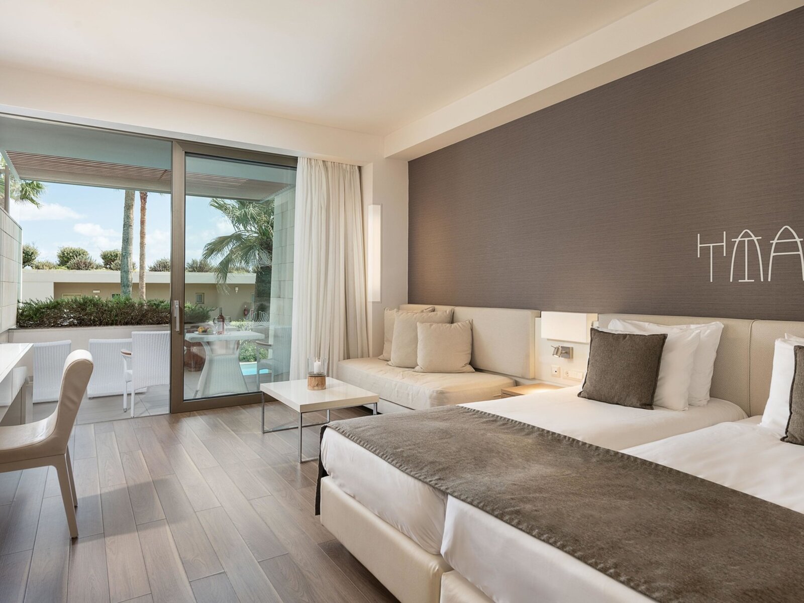 Wohnbeispiel Deluxe room Sharing pool