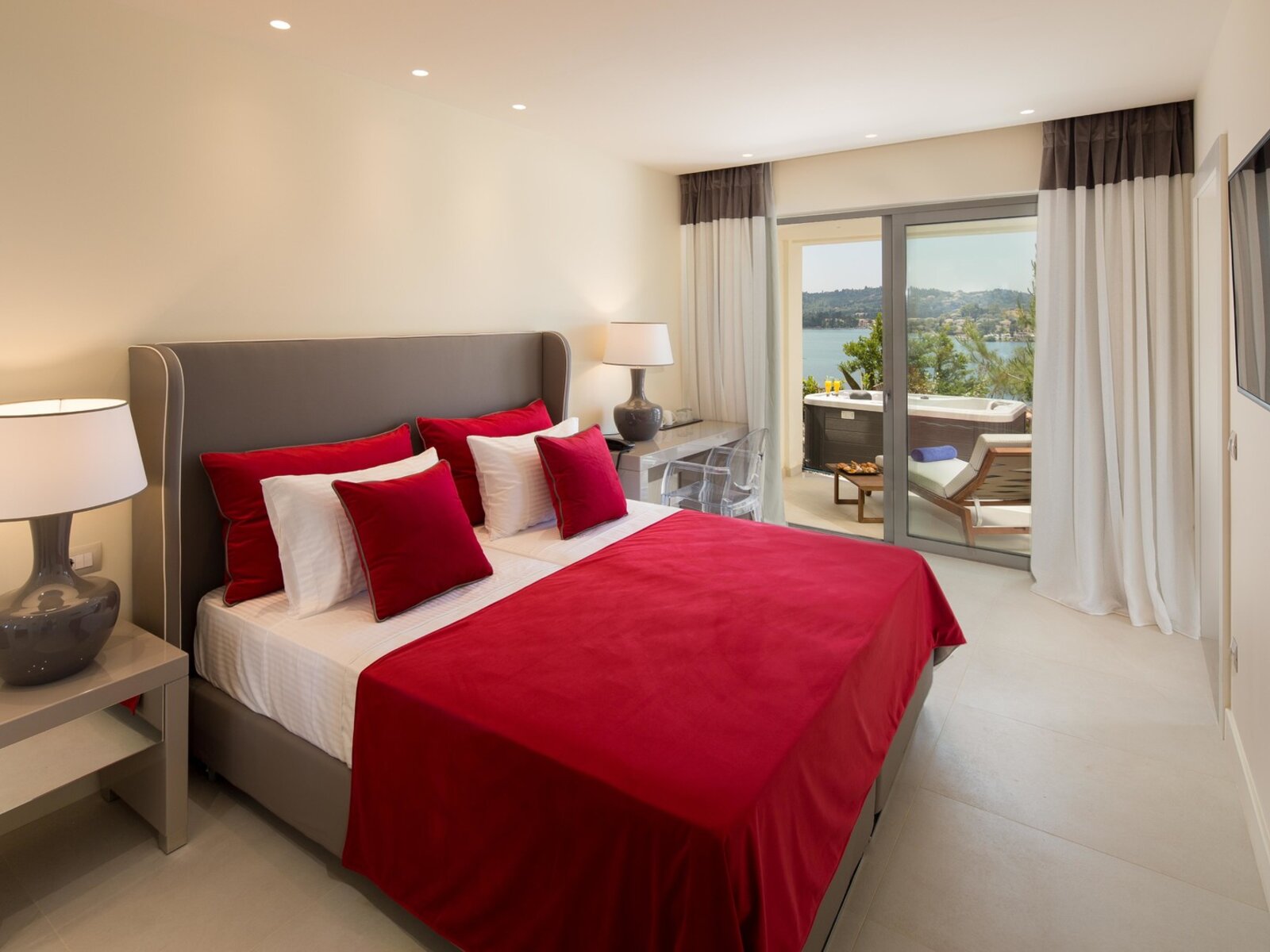 Wohnbeispiel Premium Bungalow Suite with Jacuzzi