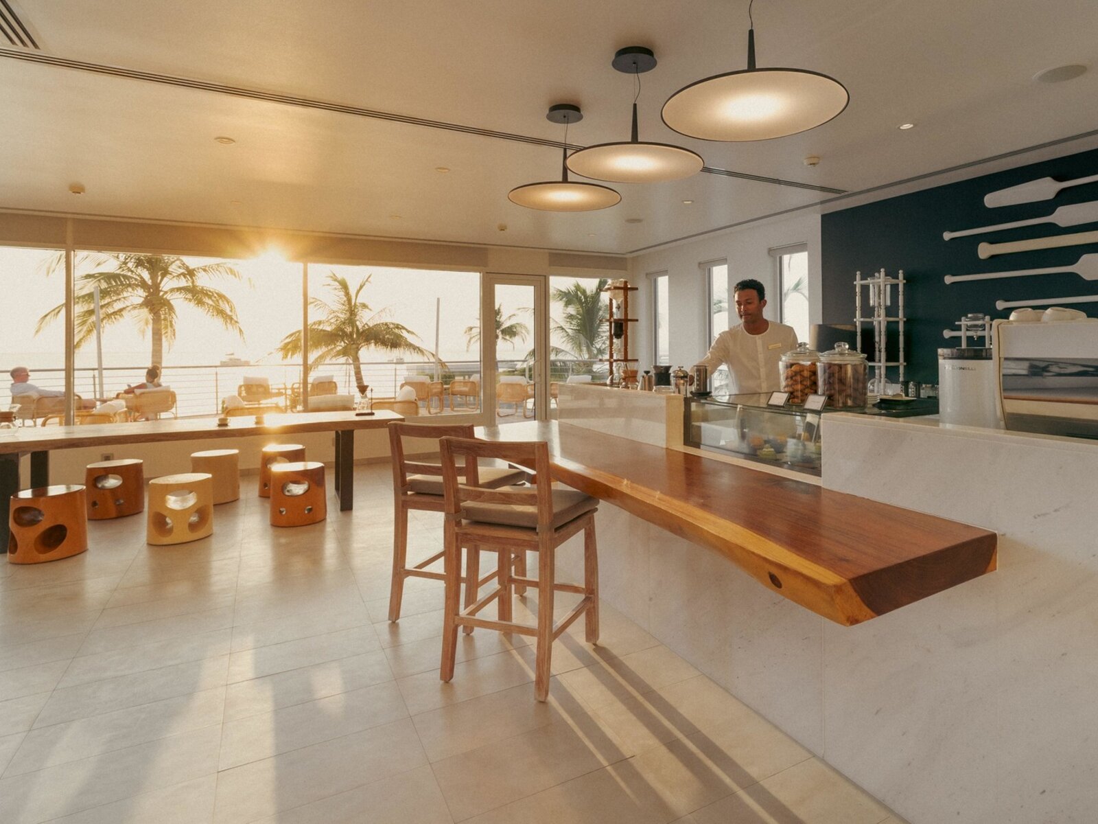 CAFÉ LOUNGE