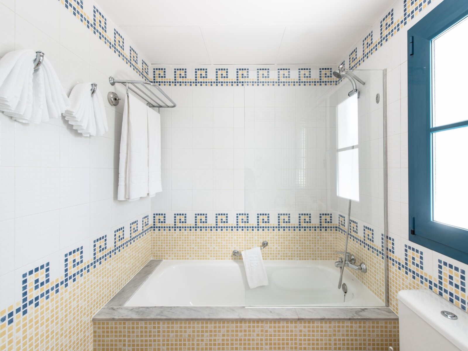 Premium One Bedroom Apartment Pool View