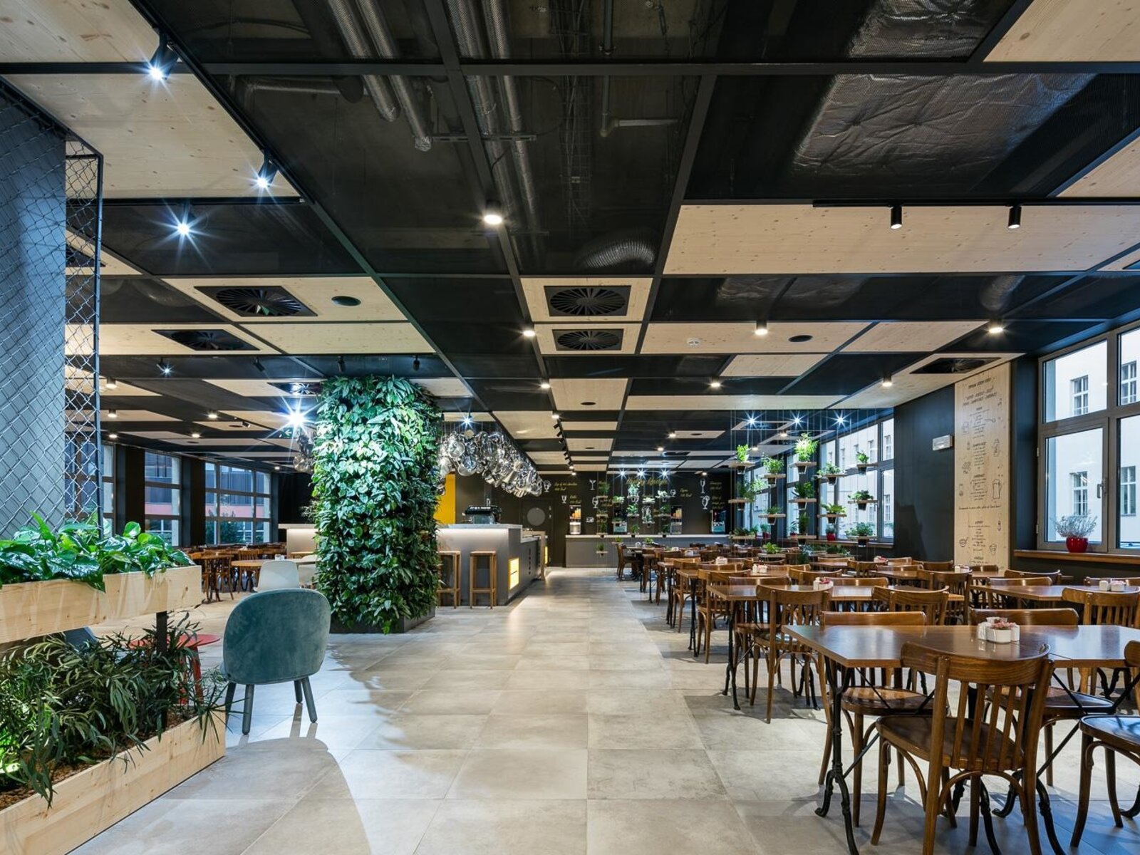 Main Ibis Restaurant