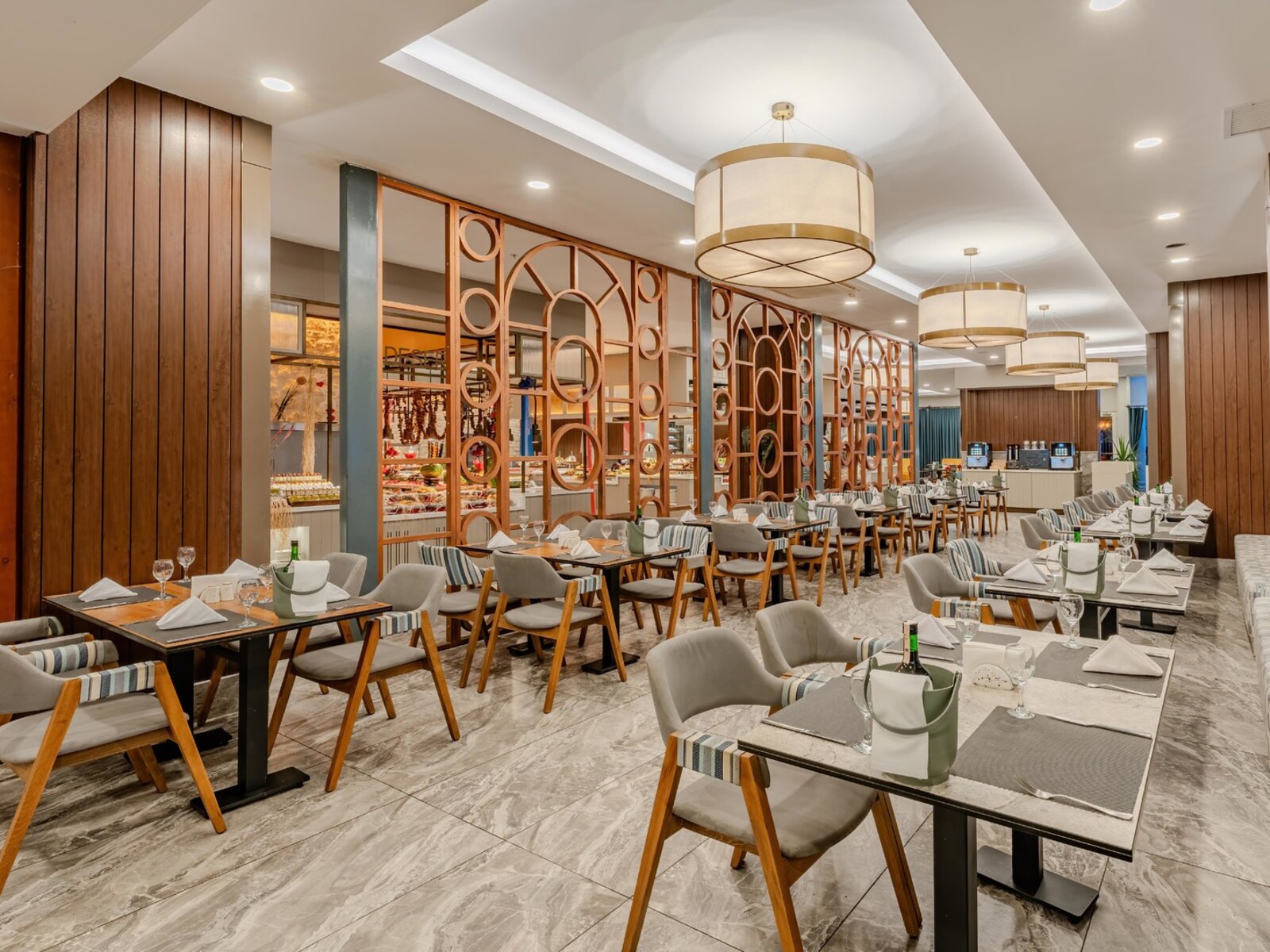 MAİN RESTAURANT