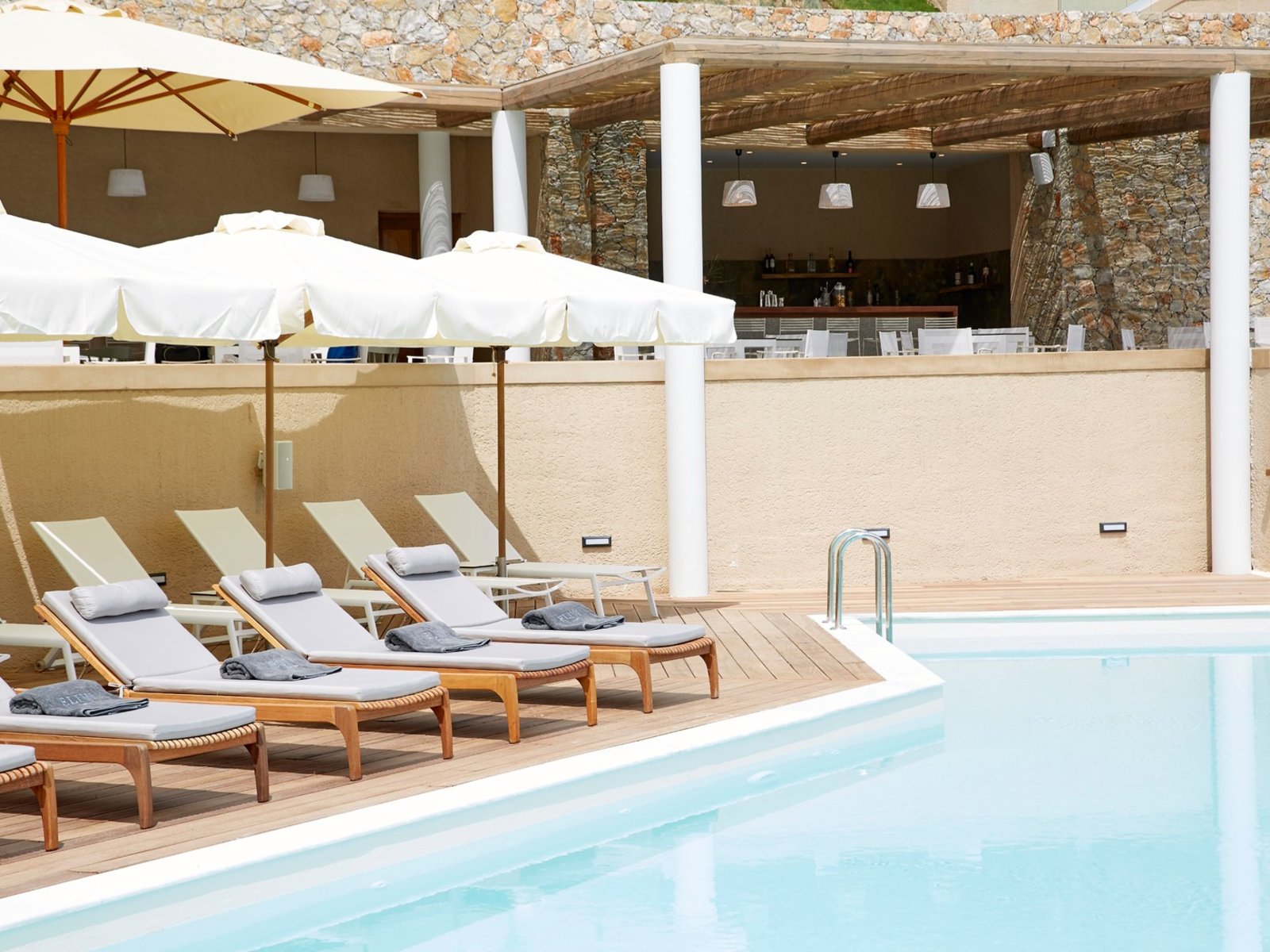 Grace Pool Bar