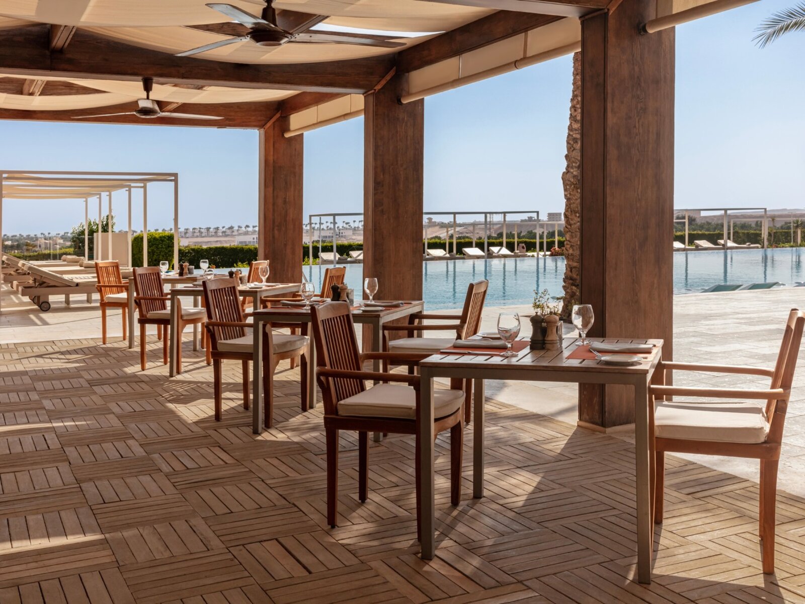 Nineteen Pool A La Carte Restaurant