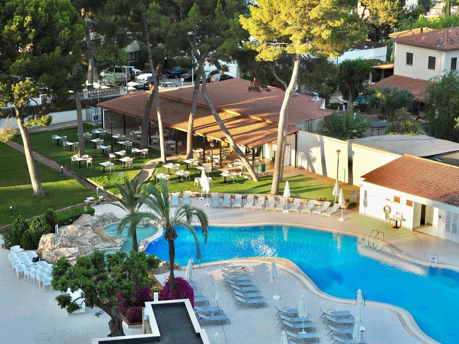SNACK POOL BAR