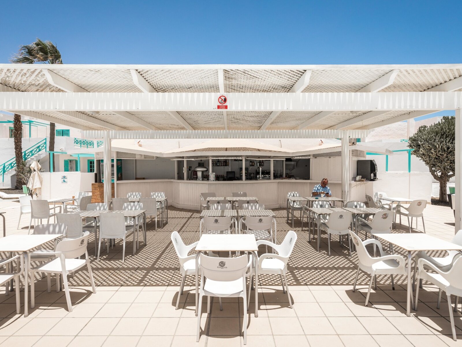 Oasis Pool Bar