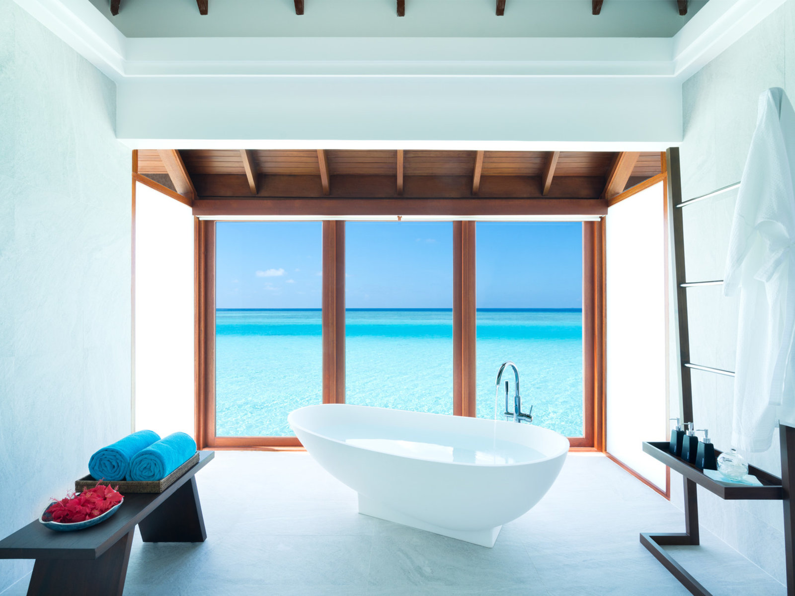 Wohnbeispiel Sunrise Over Water Suite