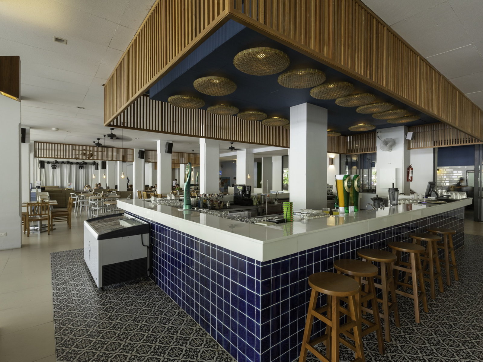 Som's Bar