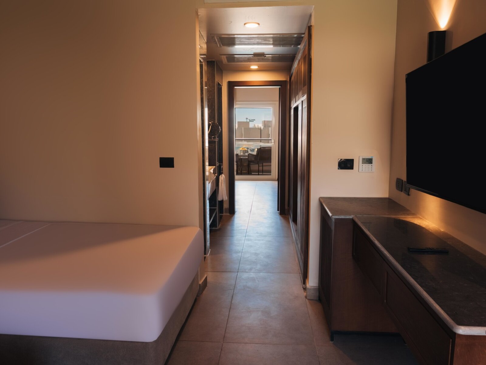 Wohnbeispiel Family Suite Pool view