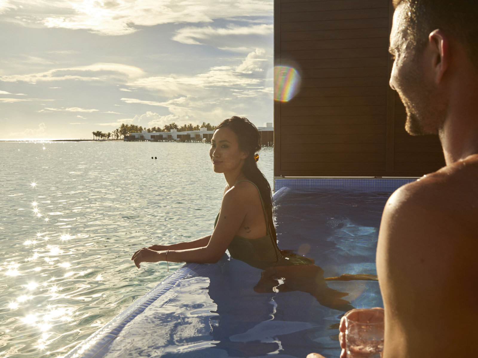 Wohnbeispiel OVERWATER SUITE SWIM UP