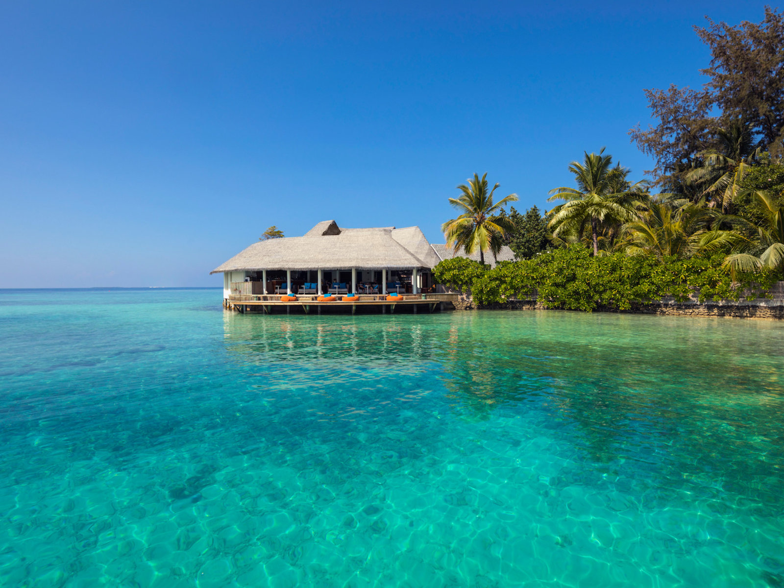 Giravaaru Bar