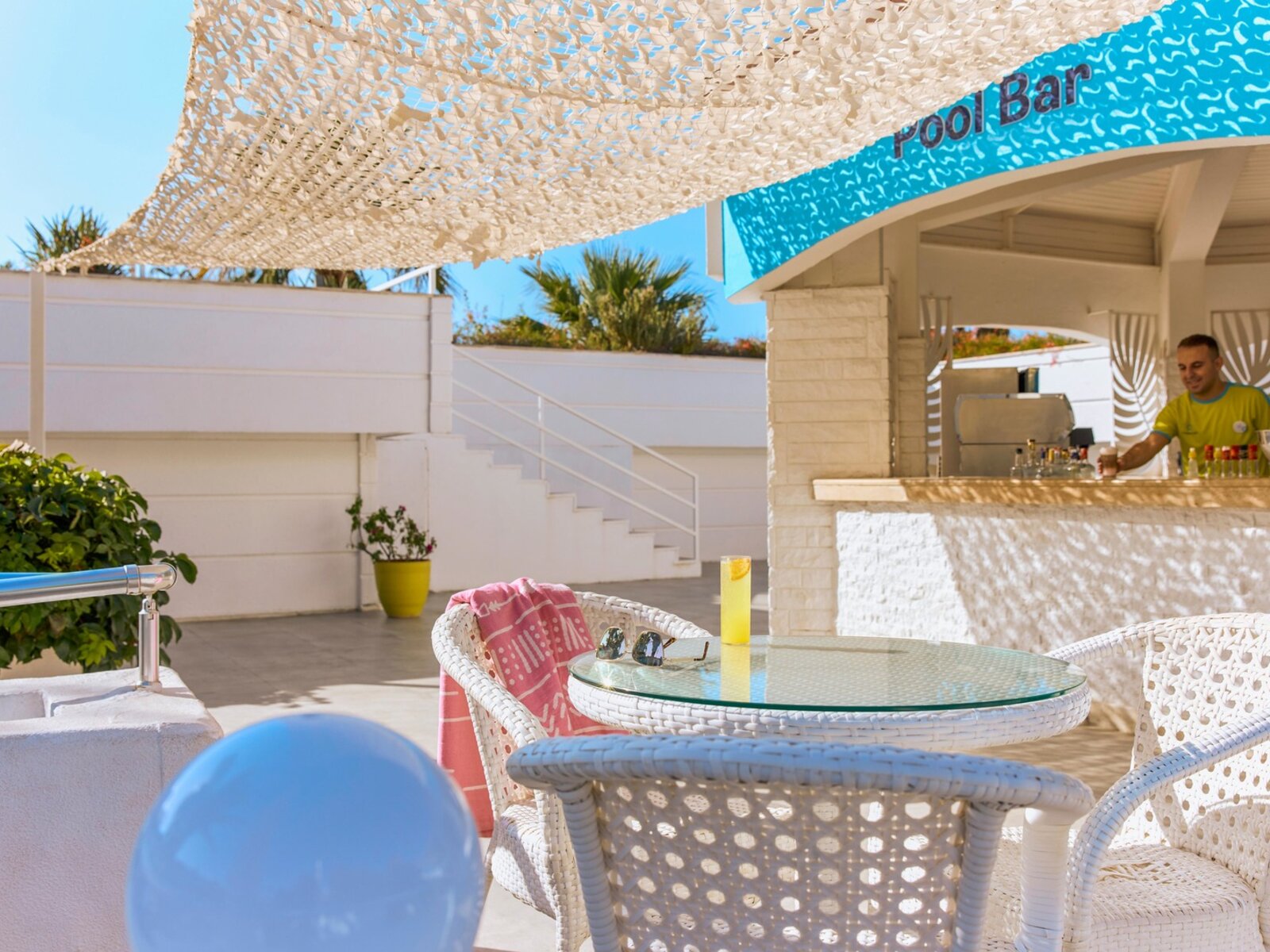 Pool Bar
