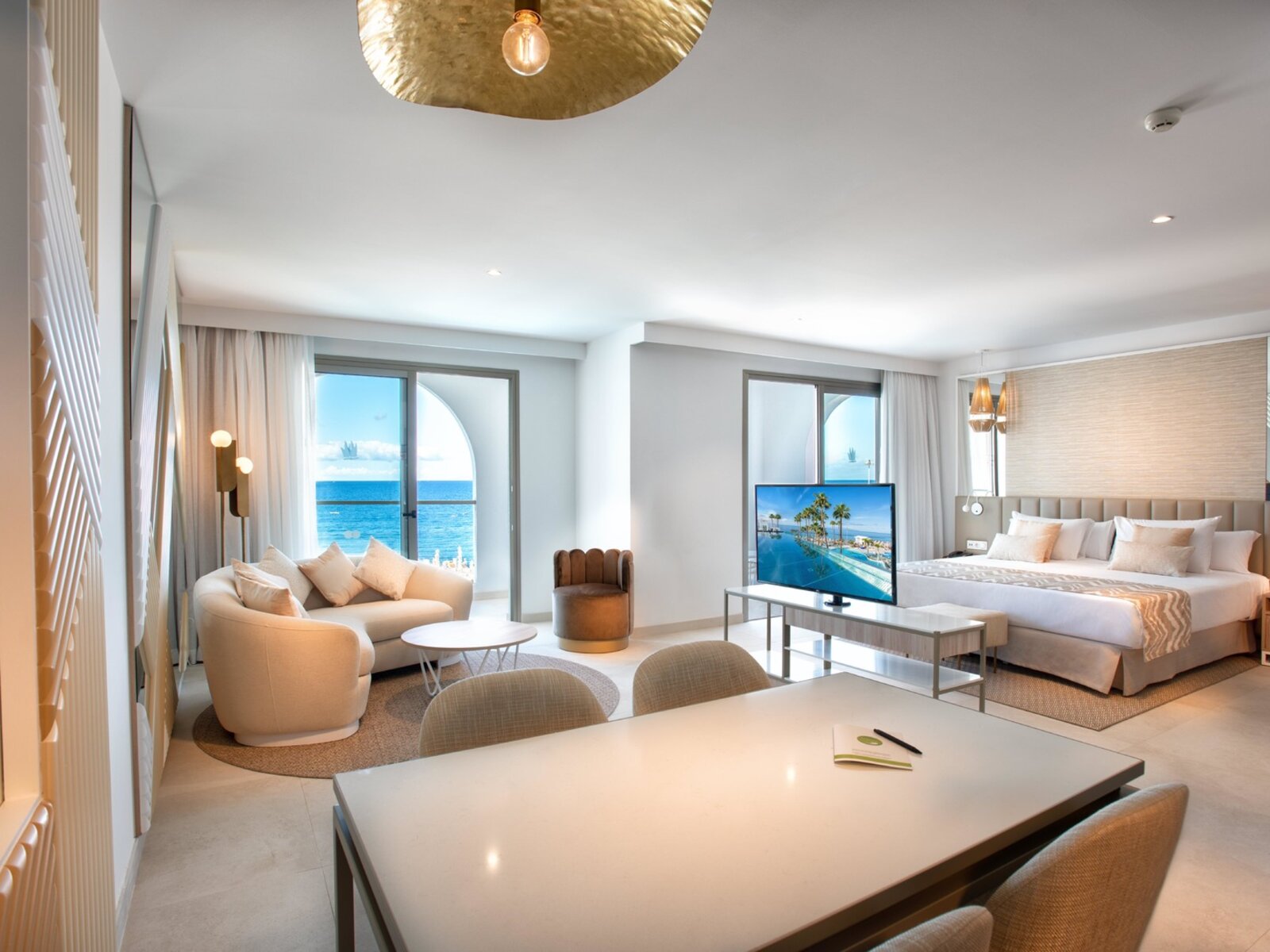 Wohnbeispiel Suite Platinum Frontaler Meerblick