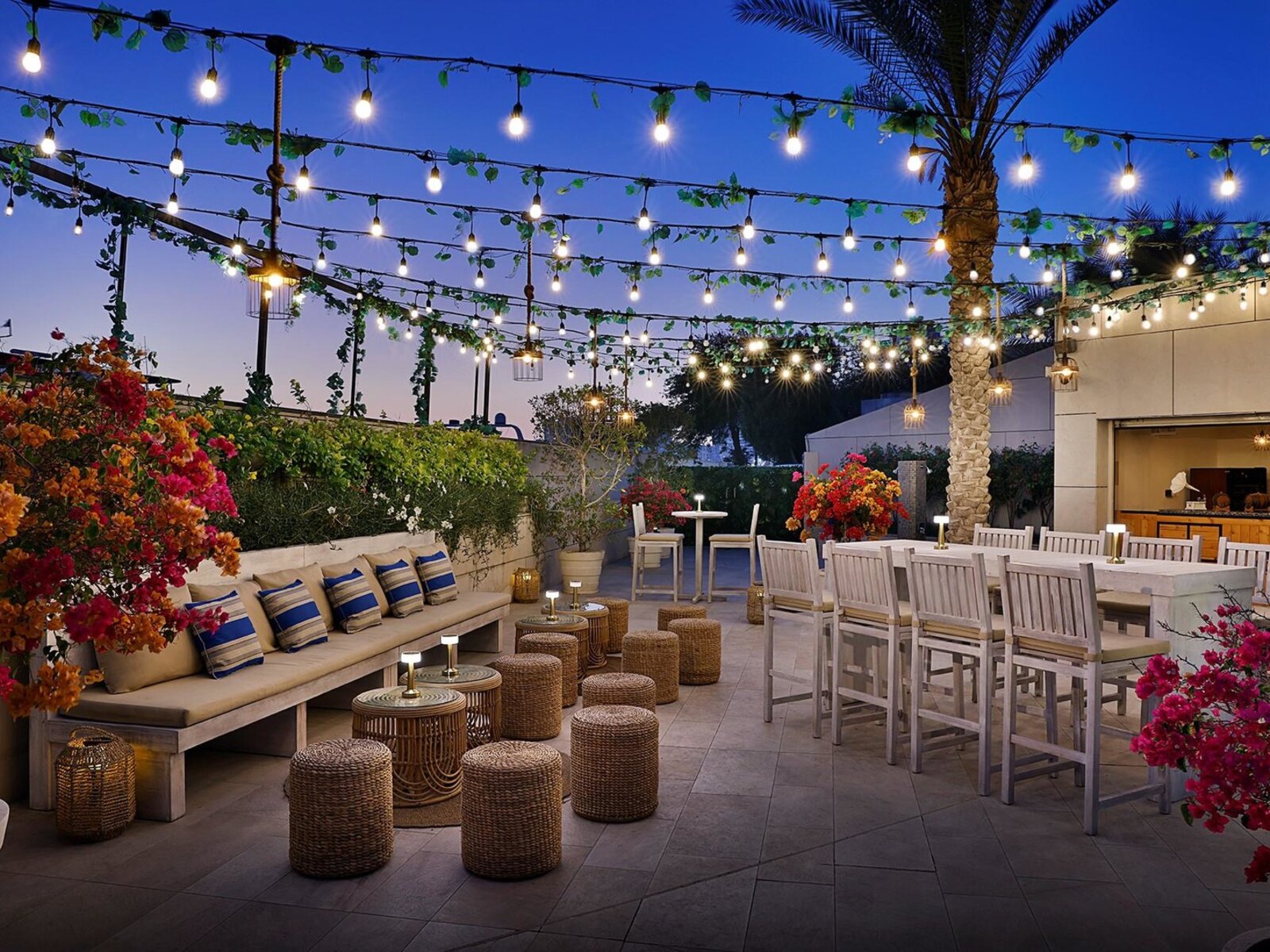 Pool Bar