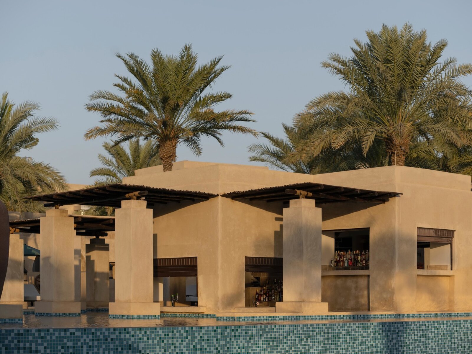 Pool Bar