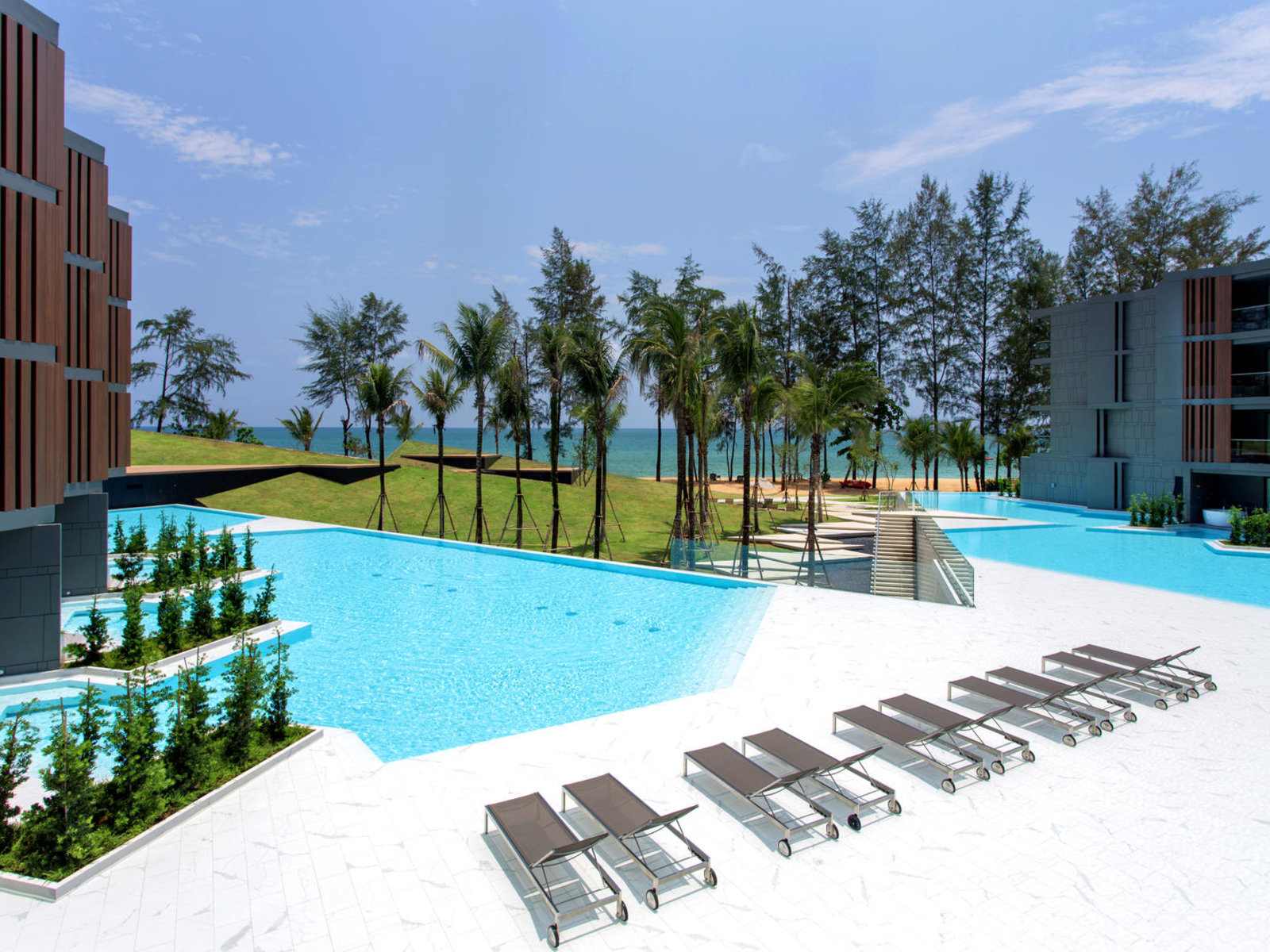 Oceanside Pool