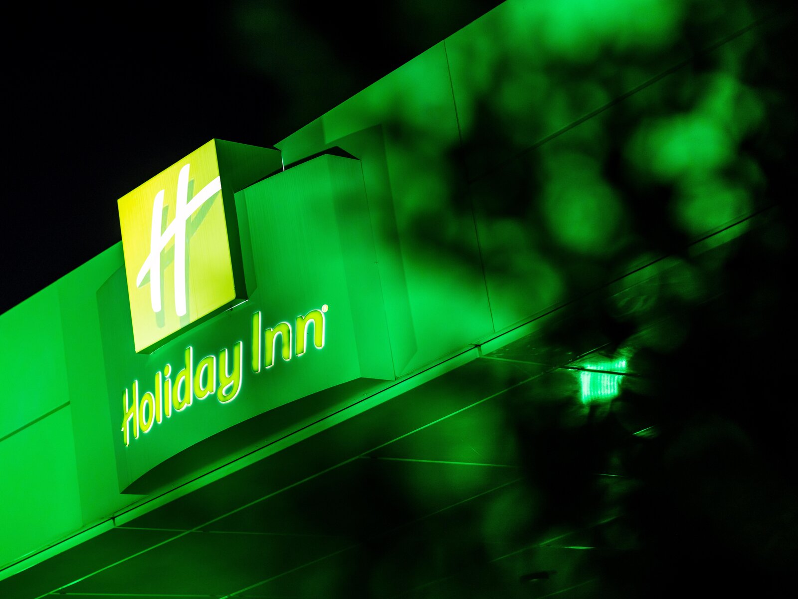 Holiday Inn Parken Flughafen Brüssel www.ltur.com