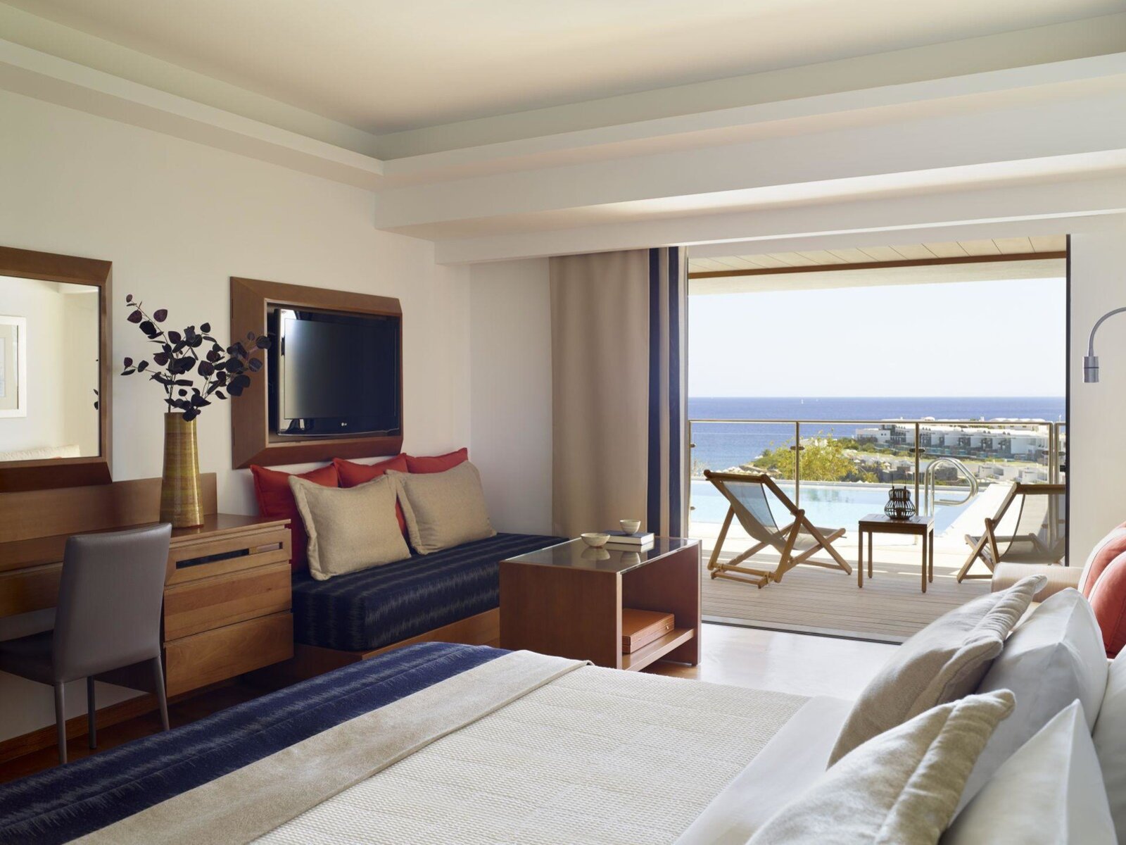 Wohnbeispiel Superior 2-bedroom Sea View Suite Private Pool