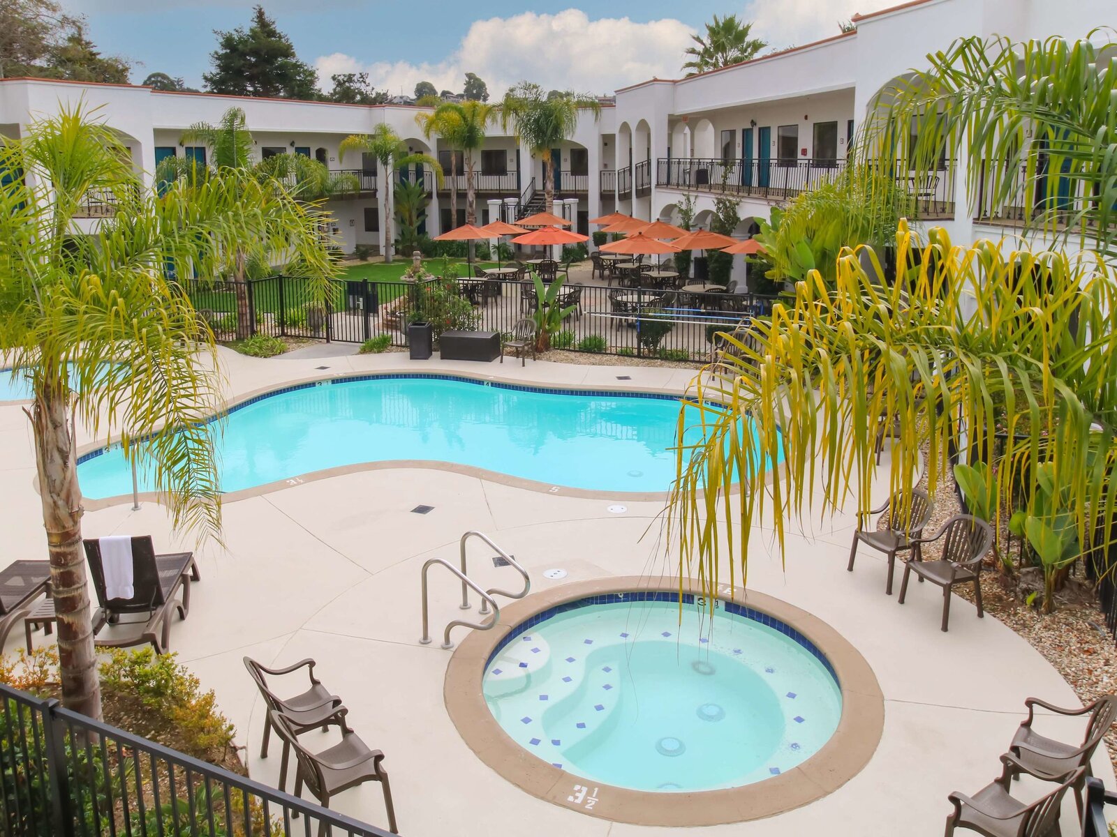 Hotel Oxford Suites Pismo Beach in Pismo Beach günstig buchen bei