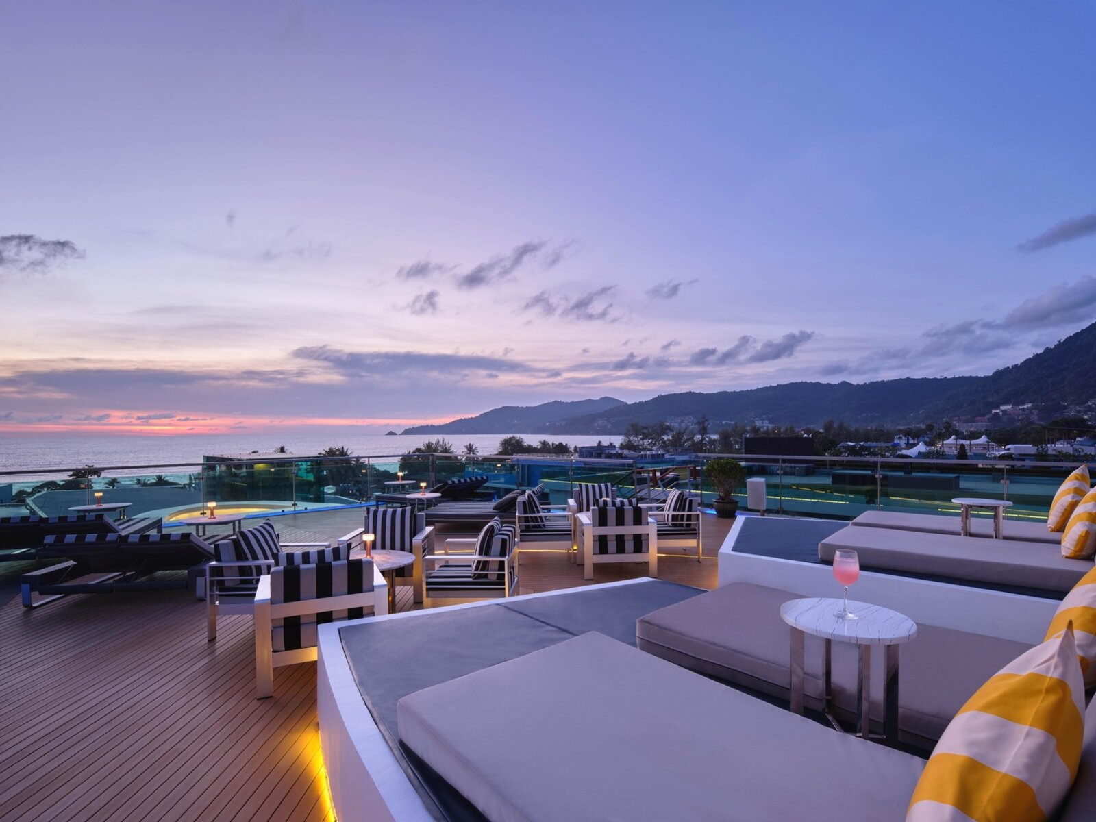 KEE Sky Lounge