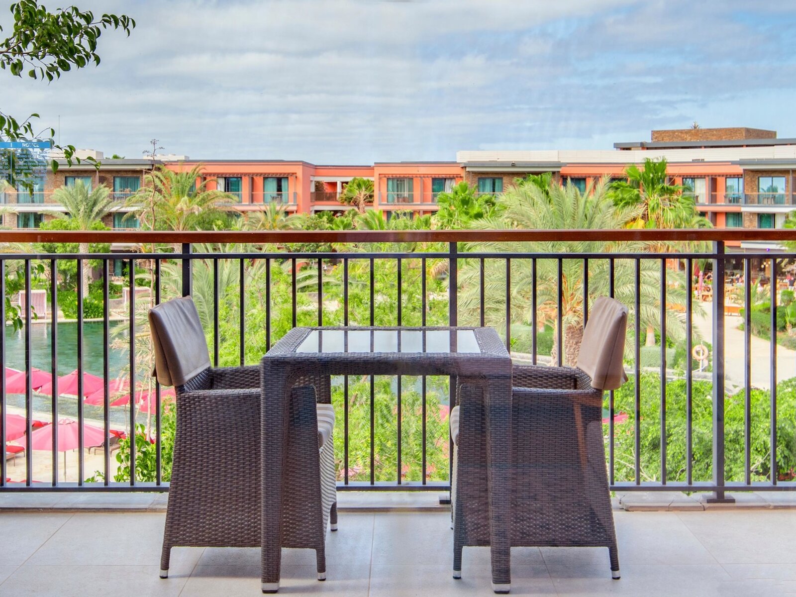 King Deluxe Room with Pool View