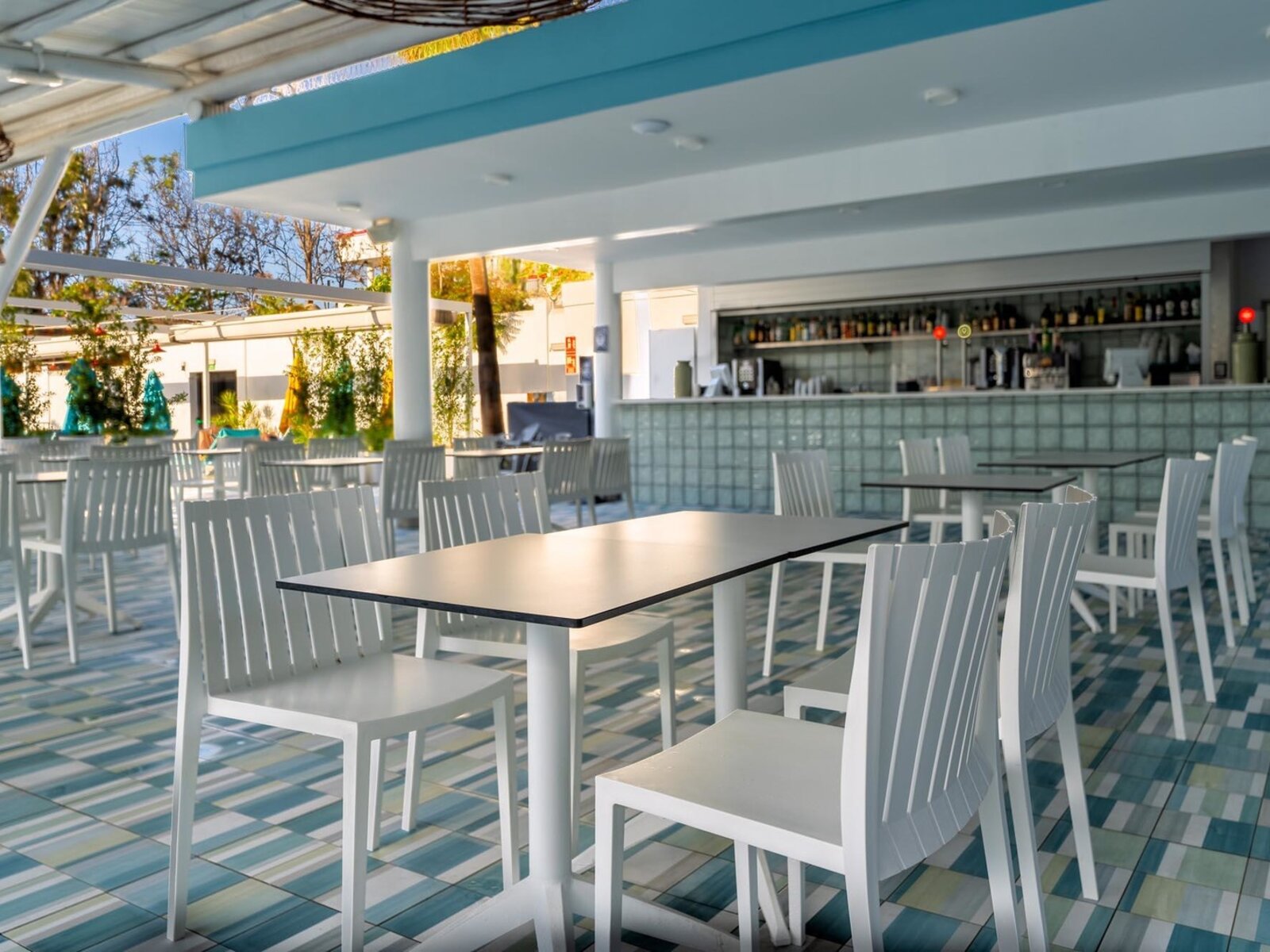 SNACK POOL BAR PALAPA