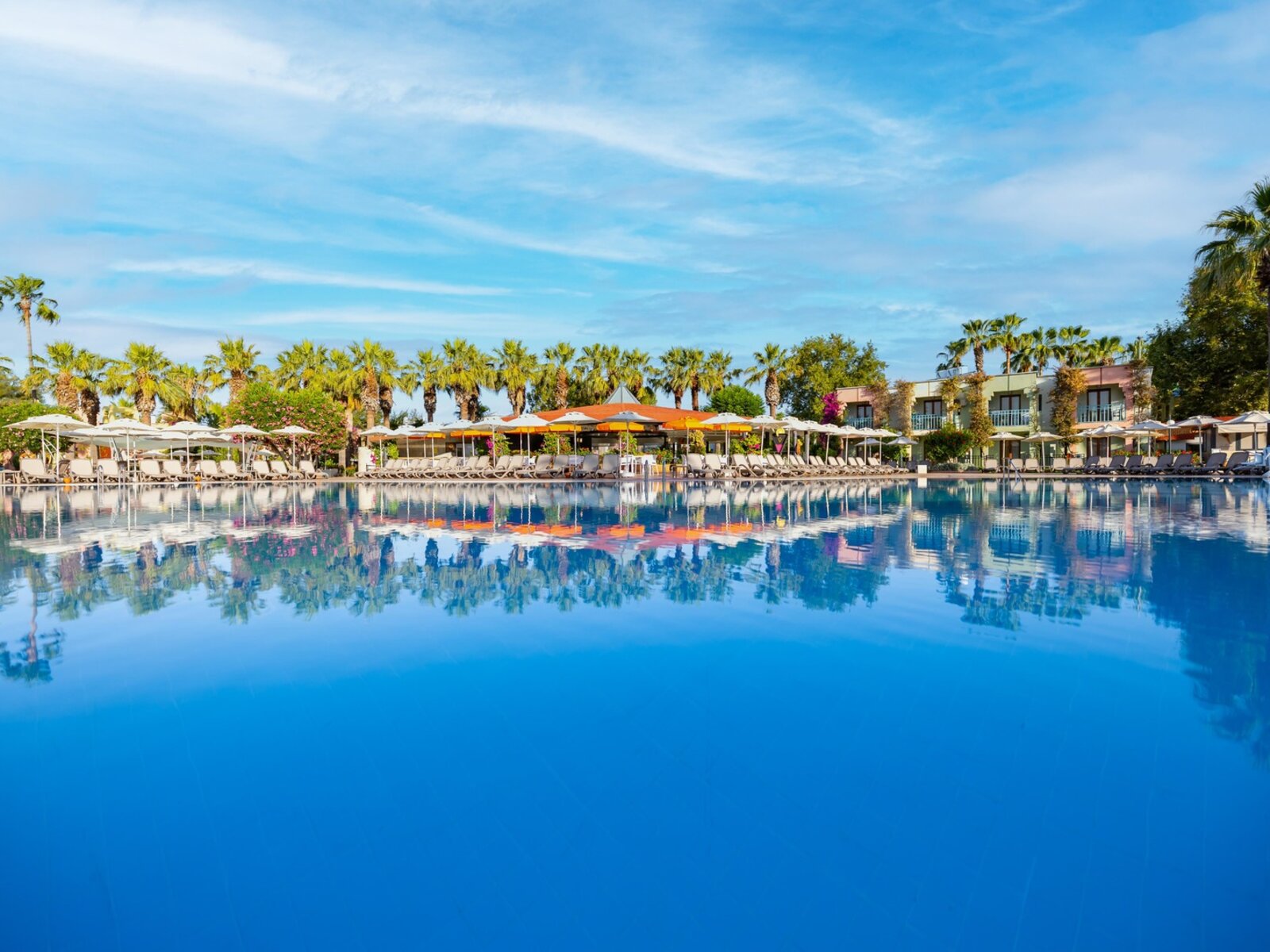 Relax Pool