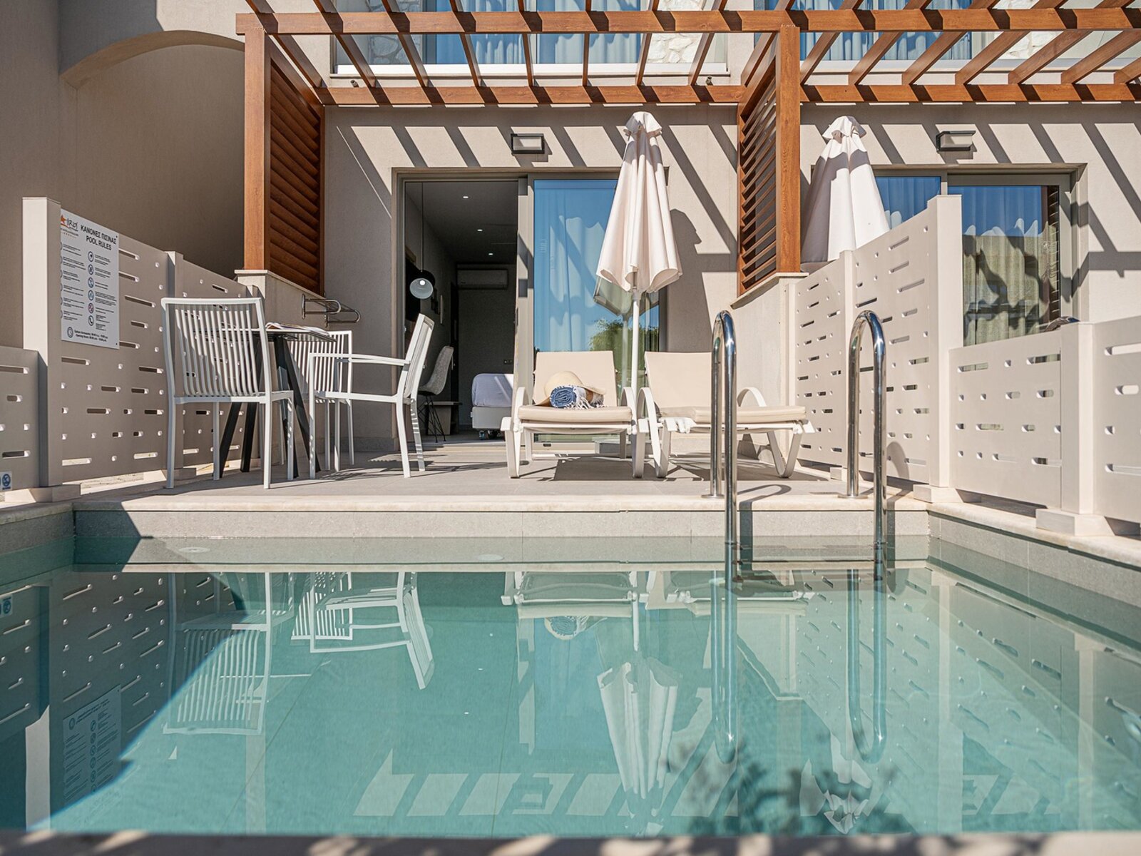 Wohnbeispiel Double Superior with Private Pool