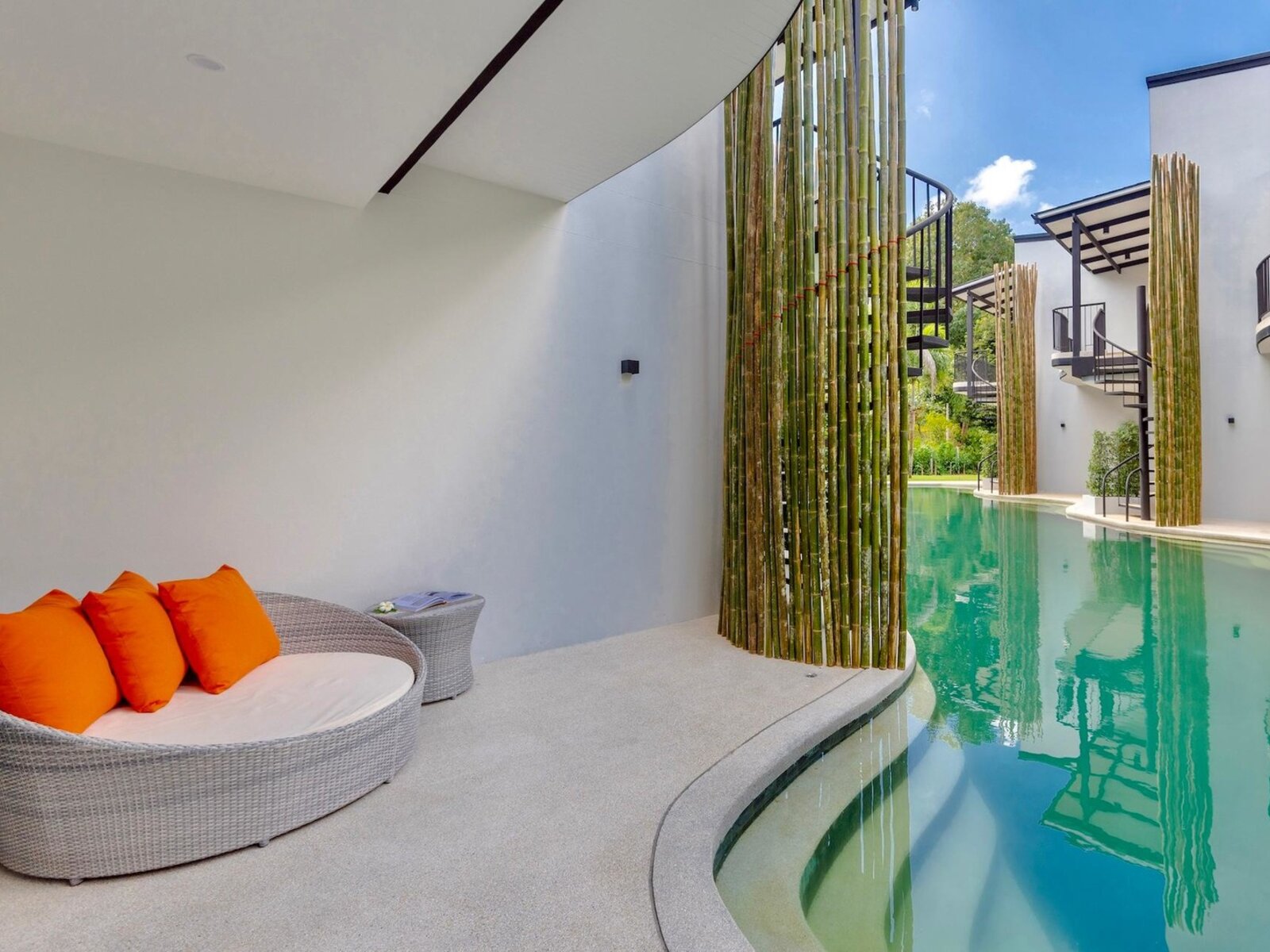 Wohnbeispiel Pool Access Suite