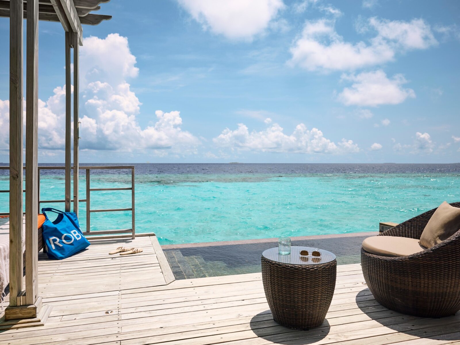 Wohnbeispiel Water Villa Classic Private Pool
