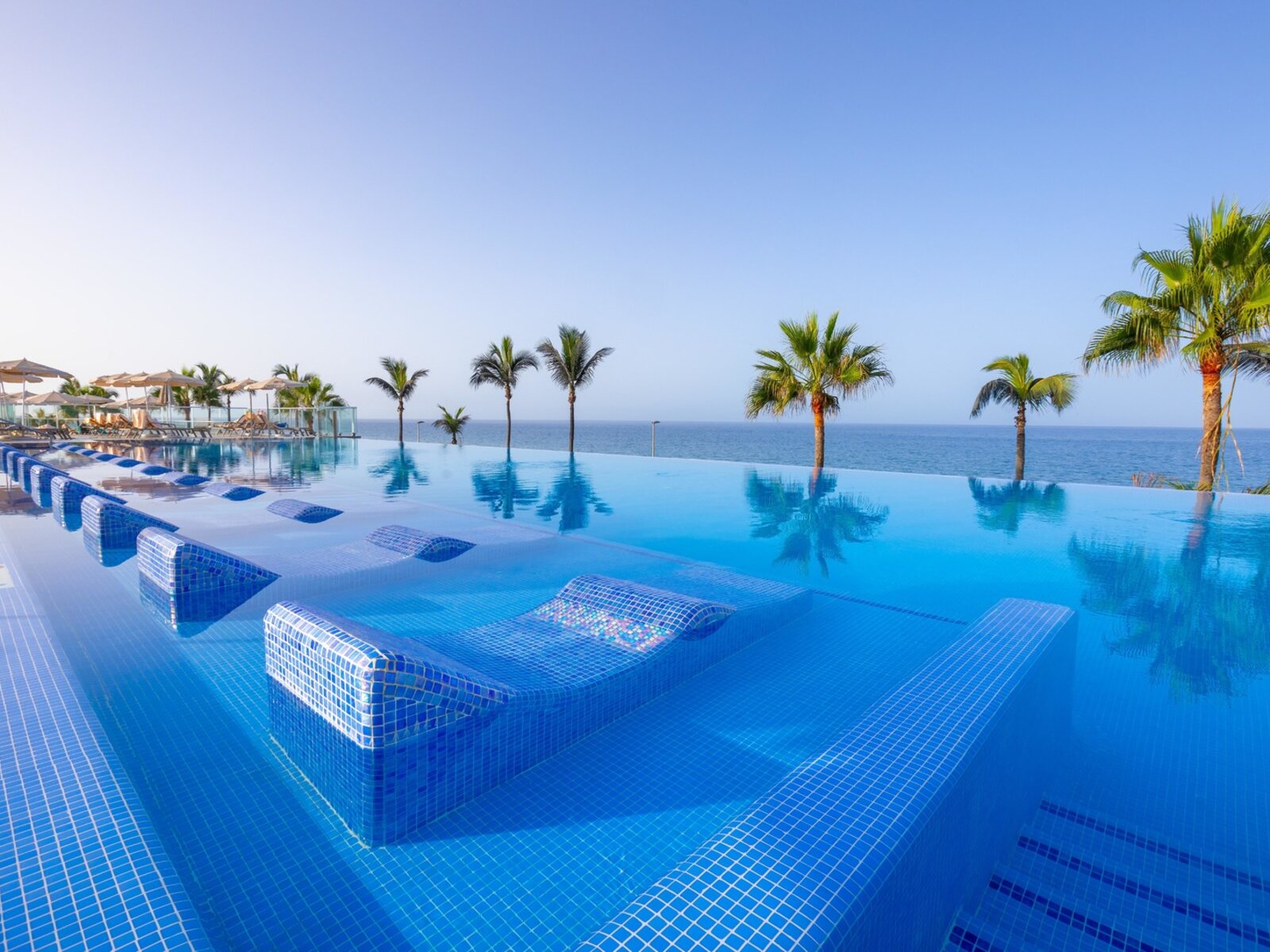 Infinitypool nur für Erwachsene