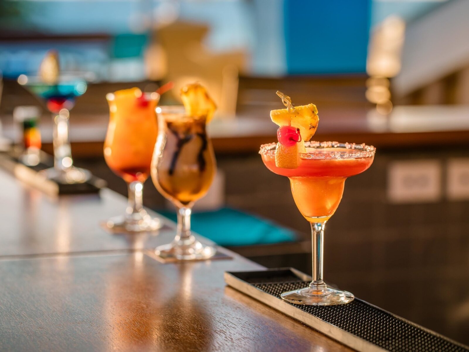 Horizons Bar