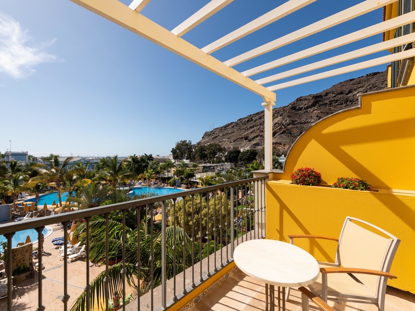 Wohnbeispiel Double Room Pool View