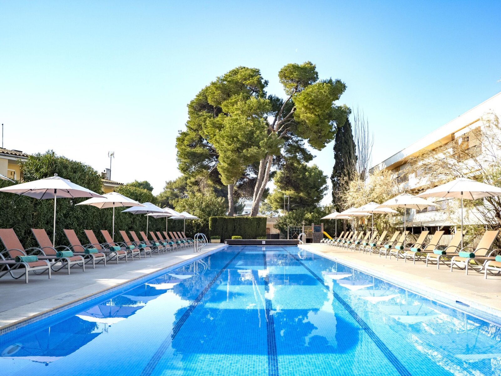 Outdoor Pool heatable