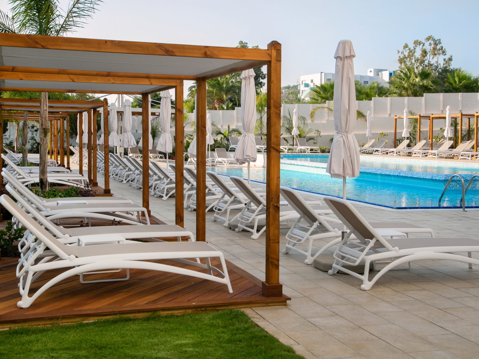 QUITE POOL