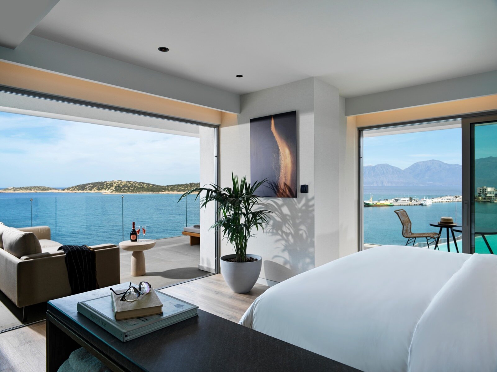 Wohnbeispiel Premier Sea View Suite with private Pool