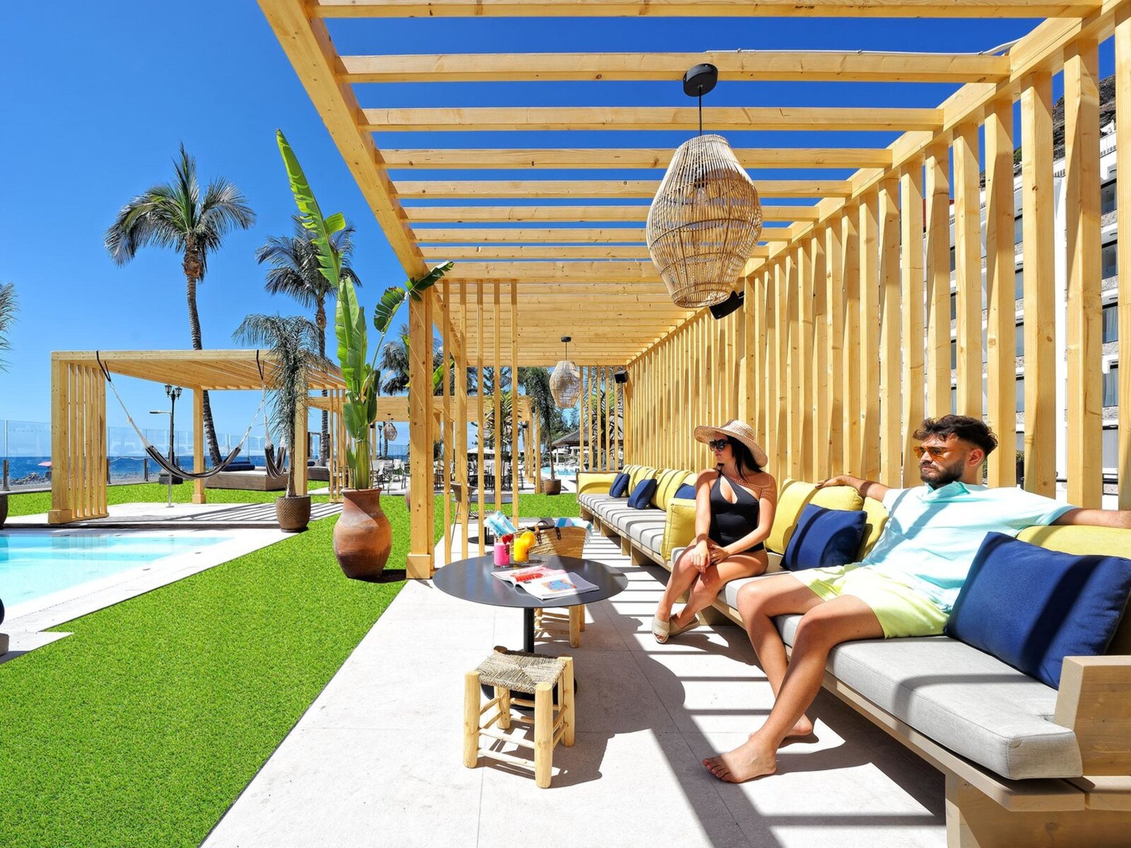 La Riviera Beach Club