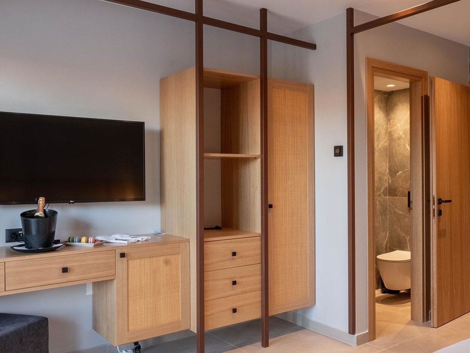 Wohnbeispiel Family Suite Sharing pool