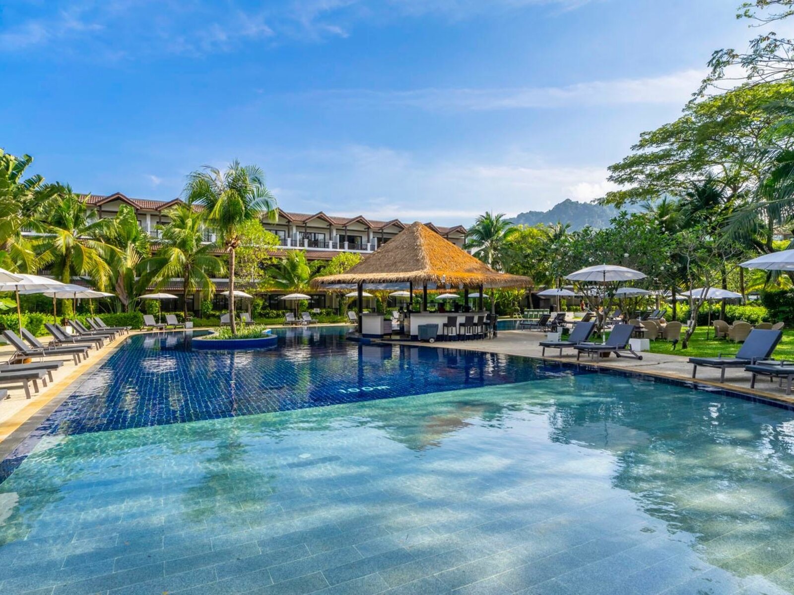 Swimming pool 3