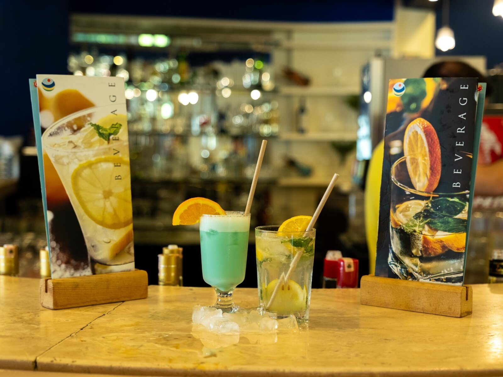LOBBY BAR