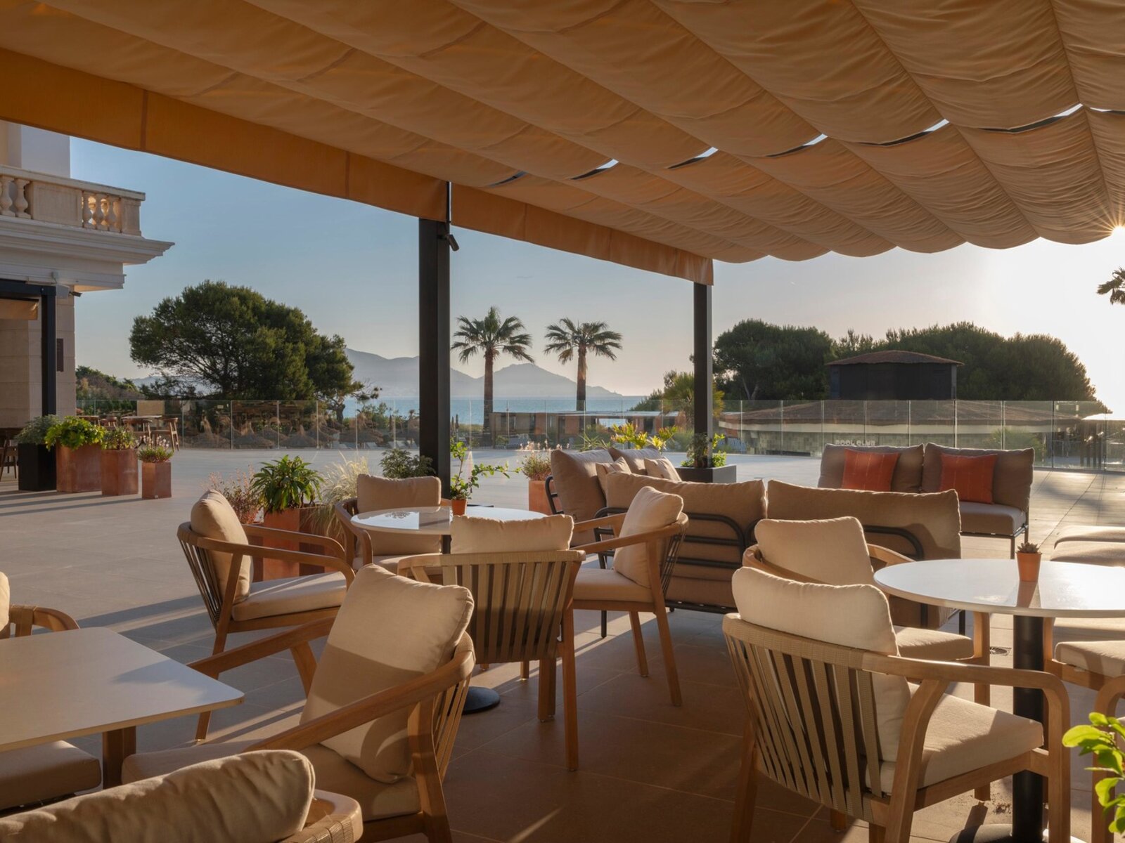 Ópalo Lounge Bar by Andreu Genestra