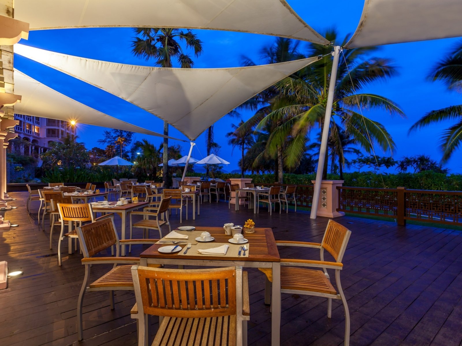THE COVE RESTAURANT