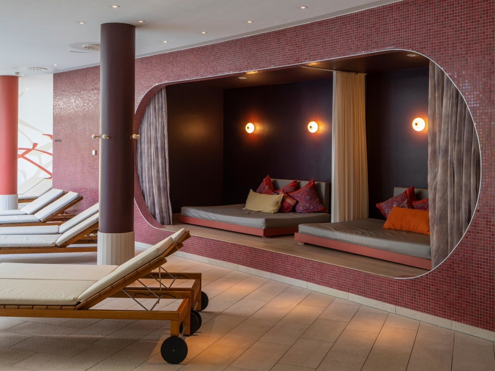 Relax-Indoor-Pool